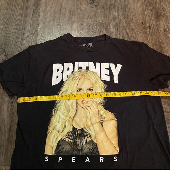 Britney Spears Graphic T-Shirt - Picture 3 of 4